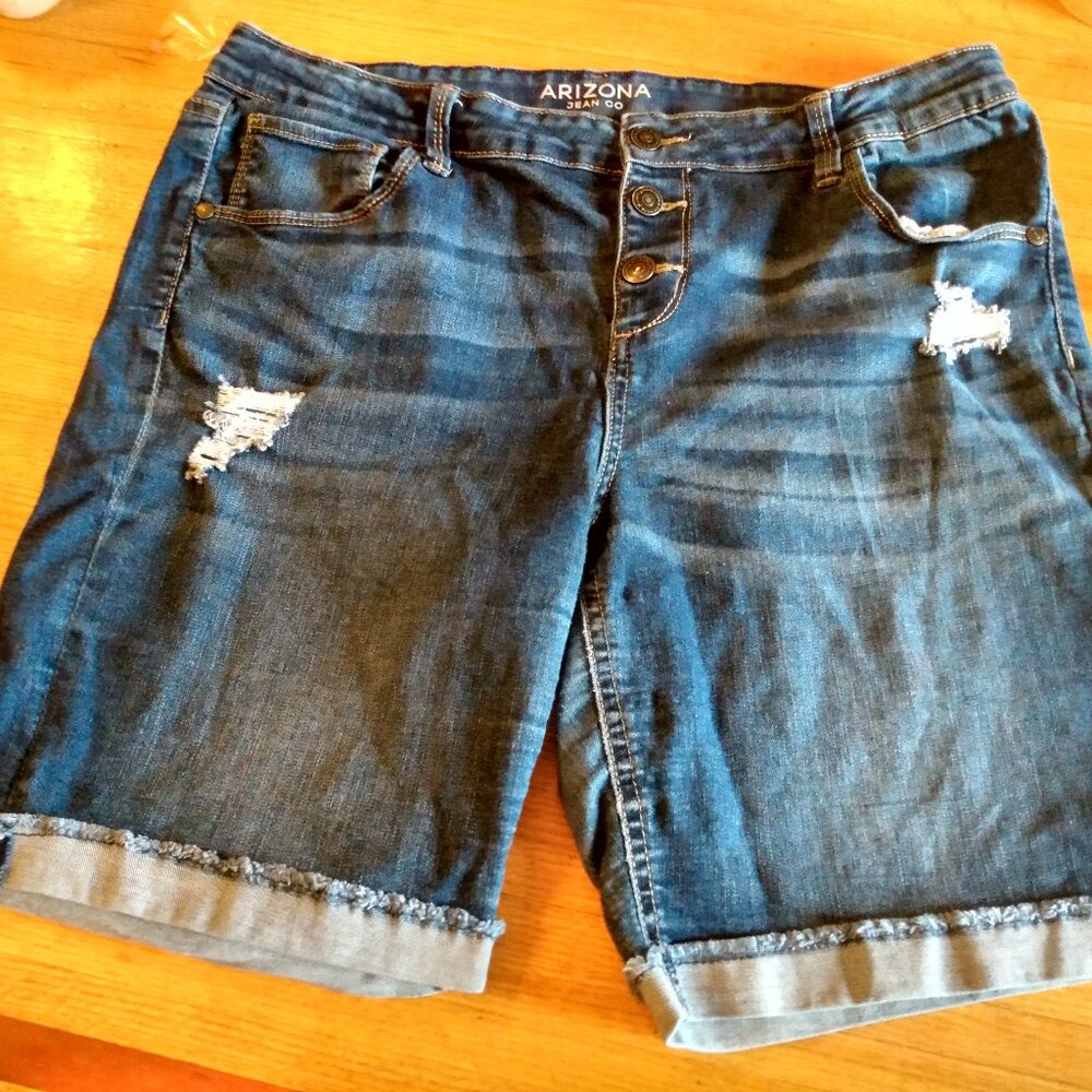 Arizona Jean Co. Blue Jean Bermuda Distressed Shorts Plus Size 20.5